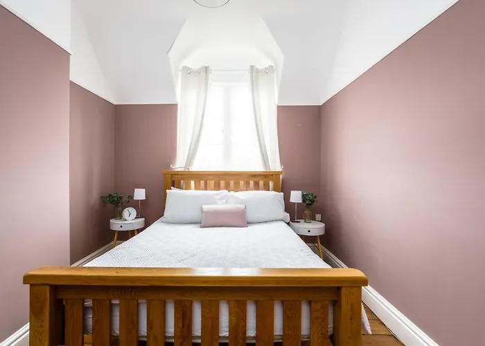 Railway Cottage, Port Sunlight - Stanley-Stays
