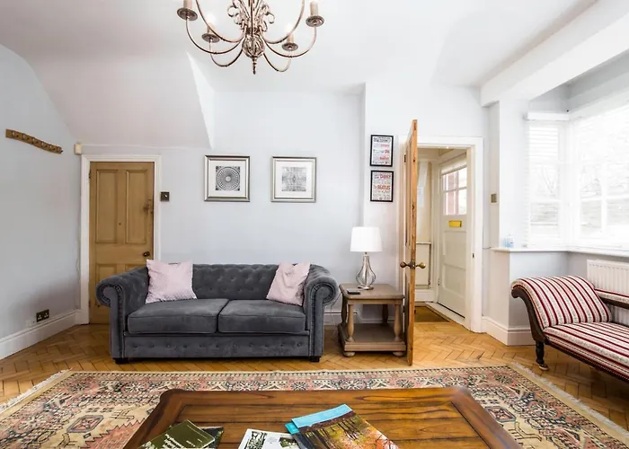 Railway Cottage, Port Sunlight - Stanley-Stays