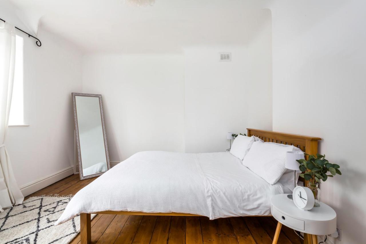 Railway Cottage, Port Sunlight - Stanley-stays * Bebington